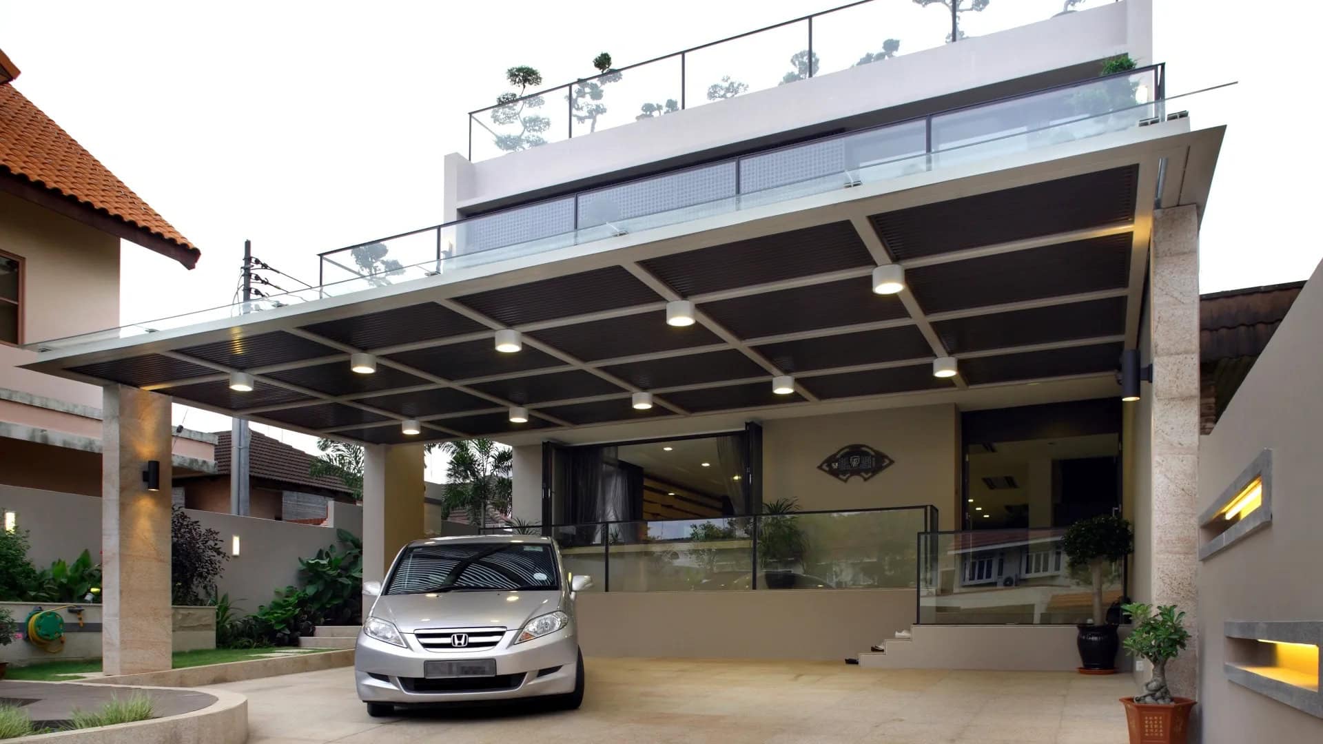 semi detached serangoon garden 01 car porch